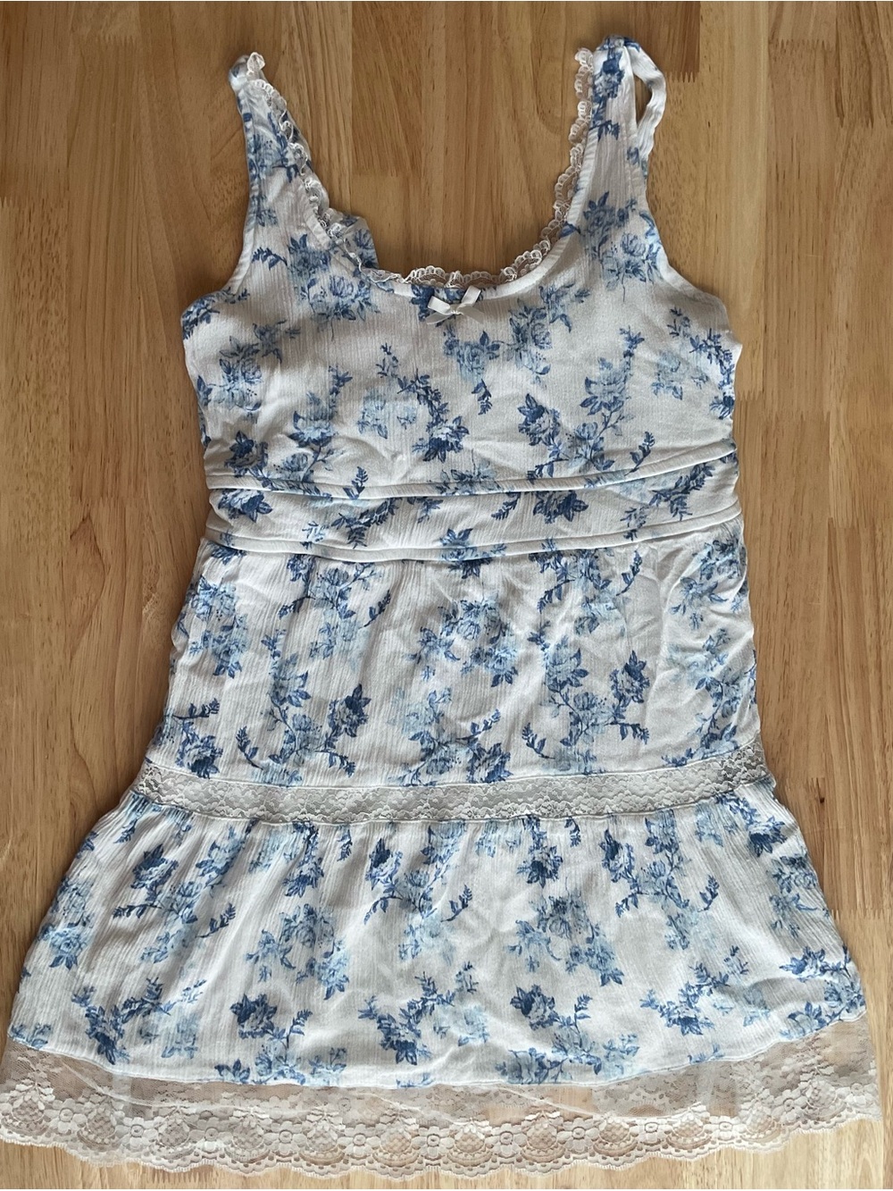 Pink Republic White and Blue Floral Sleeveless Dress